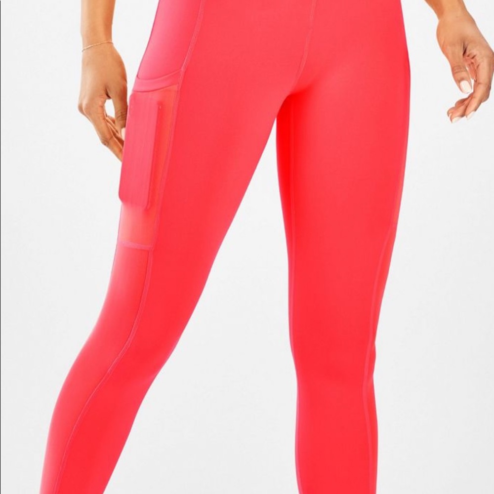 Fabletics OnTheGo high waisted capris XS Pop coral